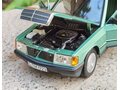 1:18 Масштабная модель MERCEDES-BENZ 190E (W201) 1982 Green Metallic