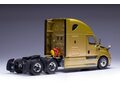 1:43 Масштабная модель FREIGHTLINER Cascadia Tractor Truck 3-assi (2018), gold metallic