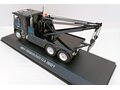 1:43 Масштабная модель Эвакуатор FREIGHTLINER FLA 9664 1984 (из к/ф "Терминатор 2: Судный день")