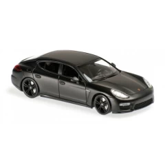 1:43 Масштабная модель Porsche Panamera Turbo S - 2013 (matt black)