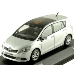 1:43 Масштабная модель Toyota Verso 2009 Silver