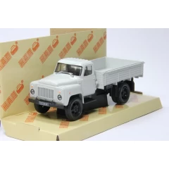 1:43 Масштабная модель Горький 52-84 бортовой, светло-серый