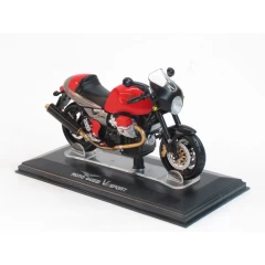 1:24 Масштабная модель Moto Guzzi V11 Sport Rosso Mandello