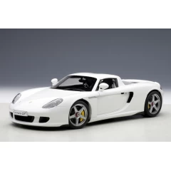 1:18 Масштабная модель Porsche Carrera GT (white)