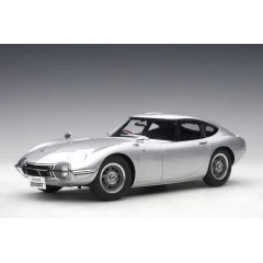 1:18 Масштабная модель Toyota 2000 GT Coupe 1965 (silver)