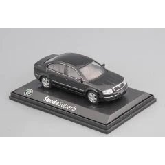 1:43 Масштабная модель Skoda Superb 2005 Black