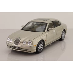 1:18 Масштабная модель Jaguar S Type 1999