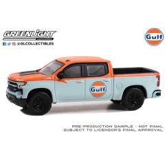 1:64 Масштабная модель CHEVROLET Silverado 1500 Z71 LT Trail Boss пикап "Gulf Oil" 2023 Blue/Orange